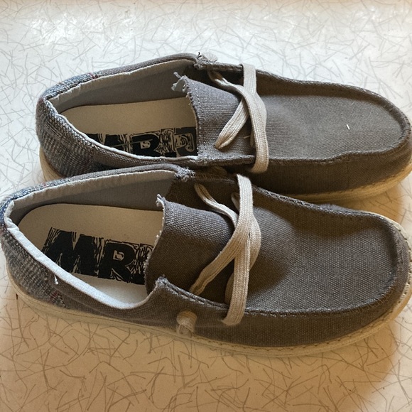 Slip-on Sneakers - Picture 4 of 5